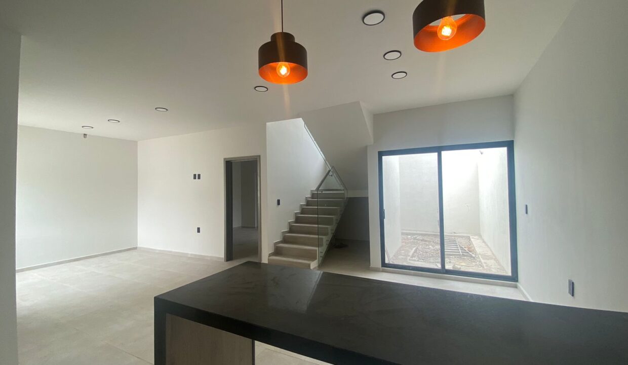 c33eda73-7f06-4111-8f36-678419d51924