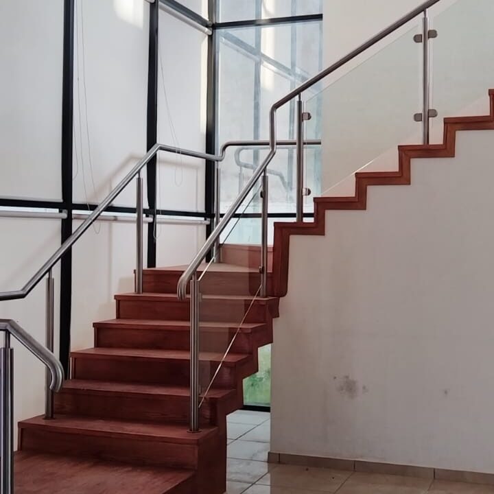 4bbdbca6-576e-452c-804f-4835302be5b3