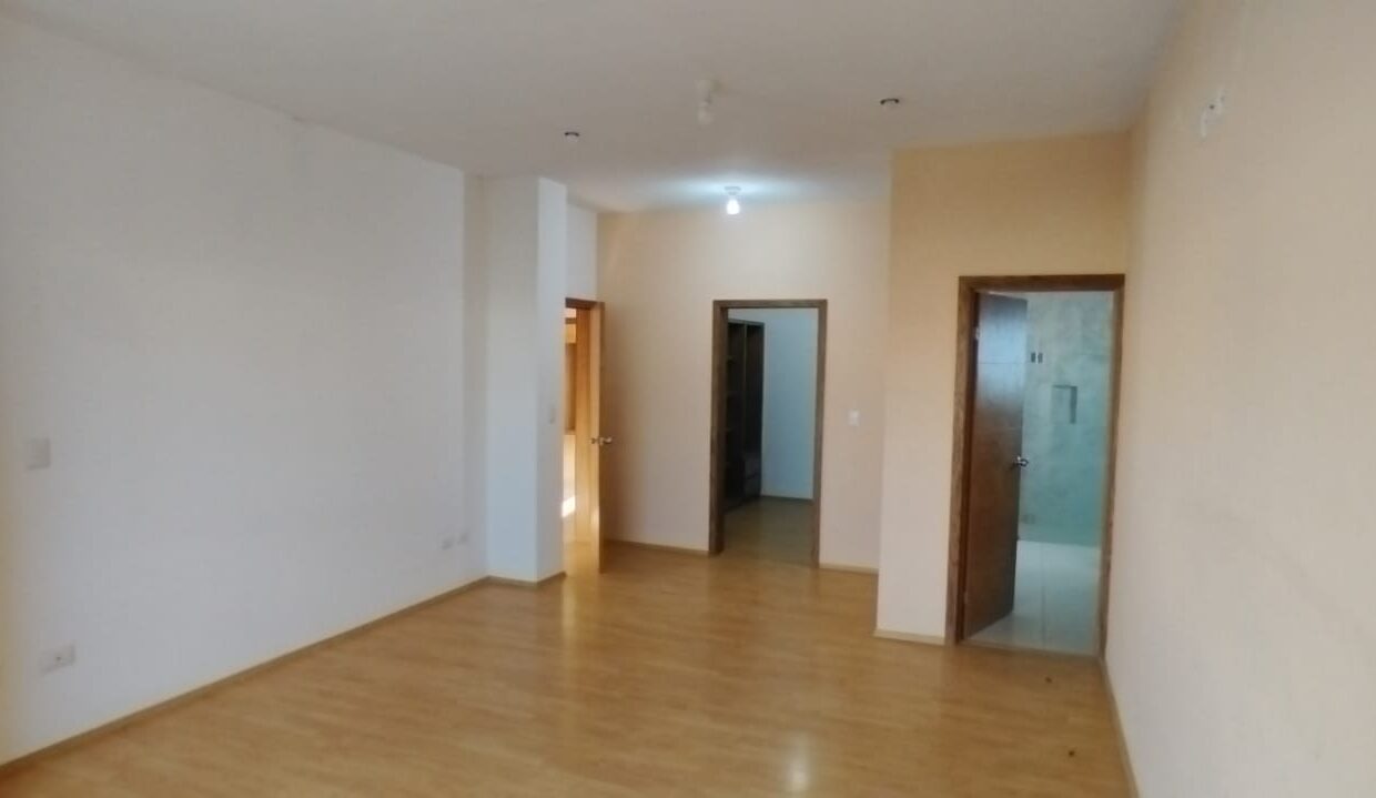 67052996-30fc-4b34-bb76-90ca25d3c043