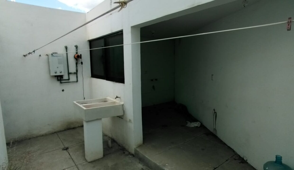 f770754e-d2f5-4e0f-89b3-d766df3fee8e